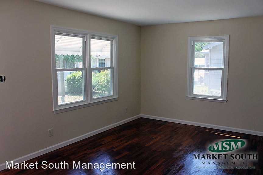 834 Sherman Ave - Photo 2 of 9