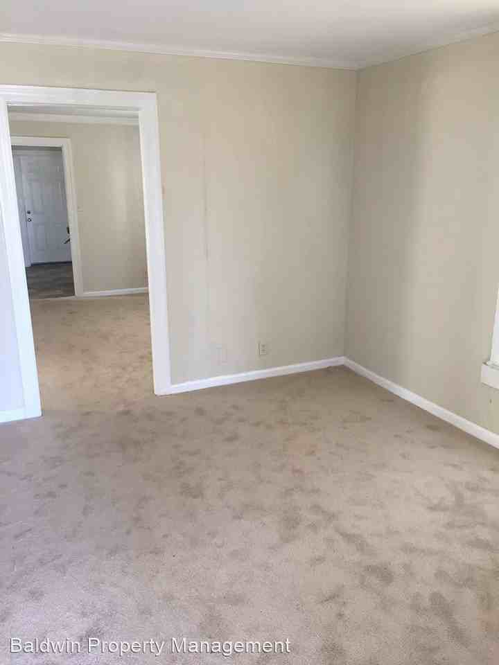 1710 Grant Ave - Photo 2 of 10