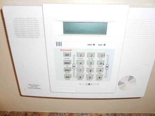 5206 W Glass Ln - Photo 2 of 40