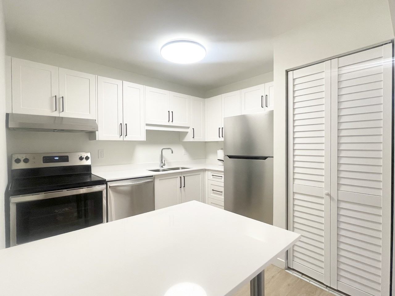 211 York Road, Dundas, Ontario - Photo 3 of 11