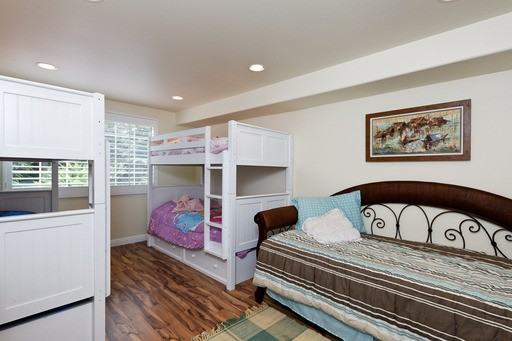 3237 Playa Ct - Photo 3 of 20