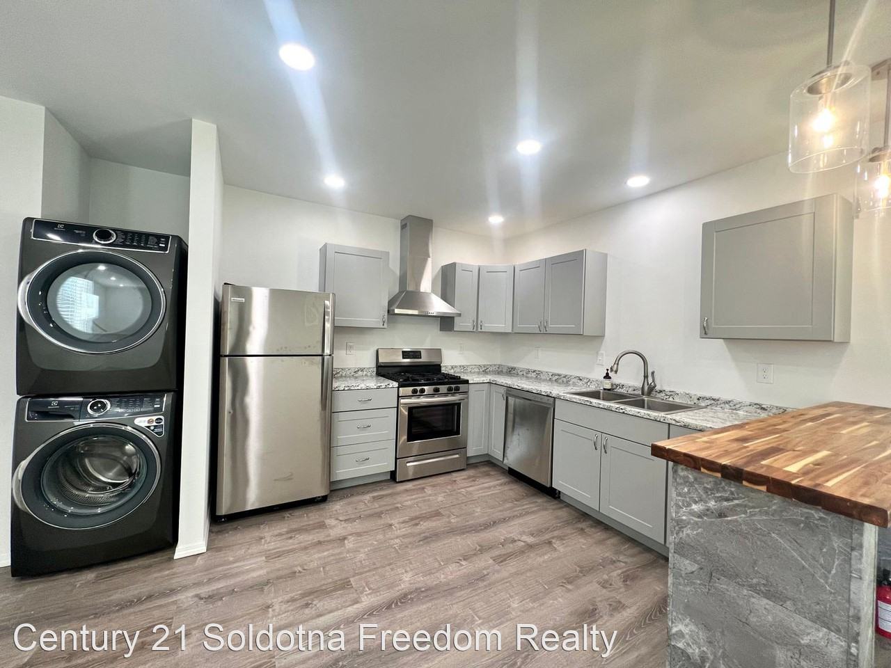 36254 36254 Kenai Spur Highway Hobby Shop, Soldotna, AK 99669