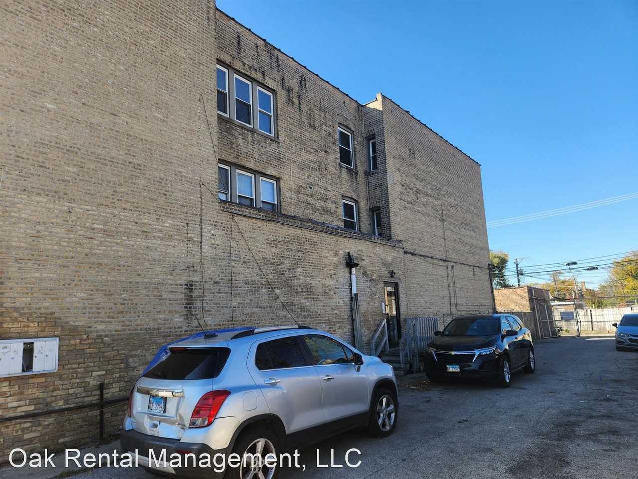 1048 N Cicero Ave - Photo 2 of 2