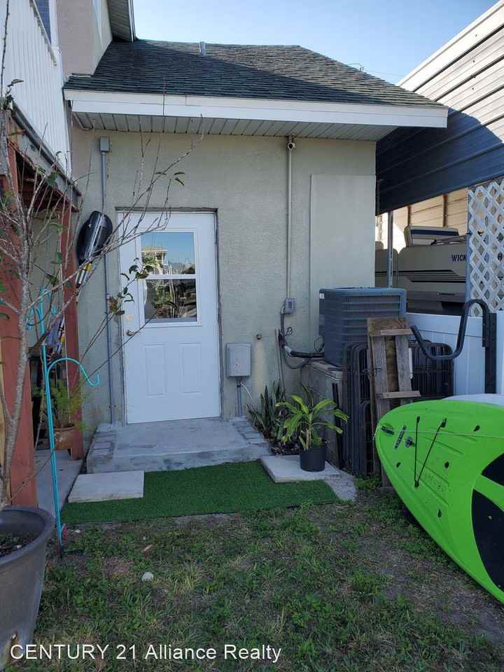 3337 Mangrove Dr - Photo 2 of 48