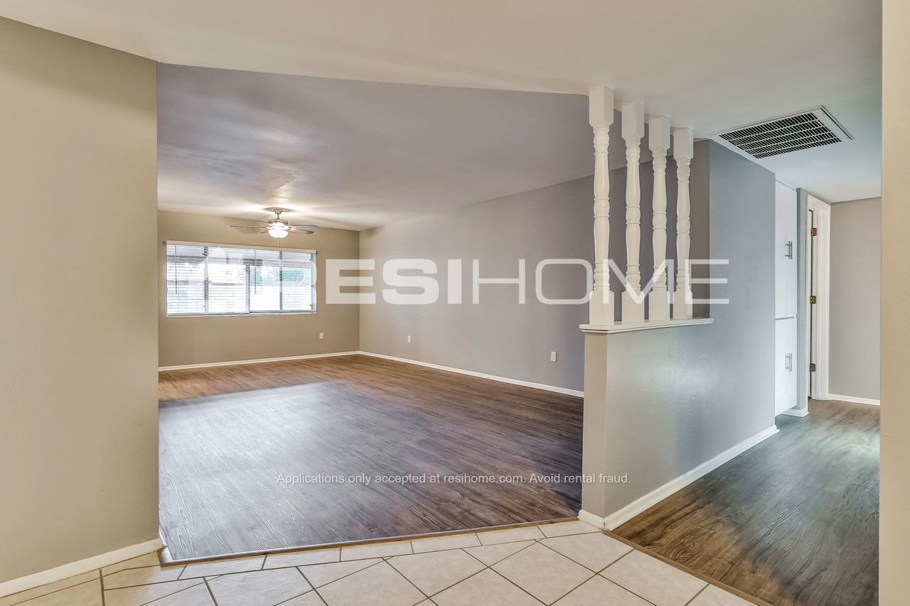 3802 S Shannon Dr - Photo 3 of 23