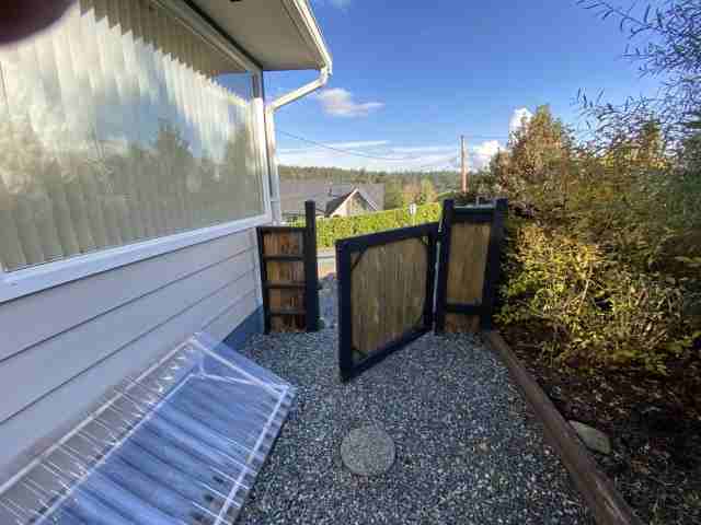 410 Larch St - Photo 5 of 42