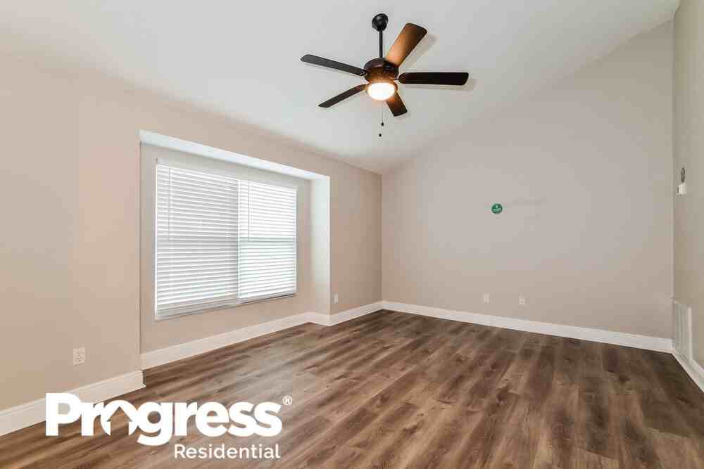 1429 Madrid Way - Photo 3 of 16