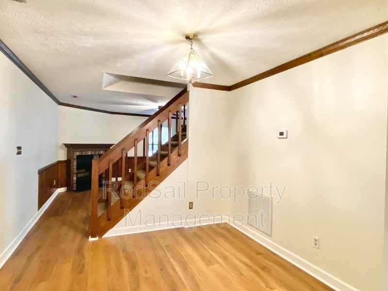 1063 Palmerton Dr - Photo 3 of 21