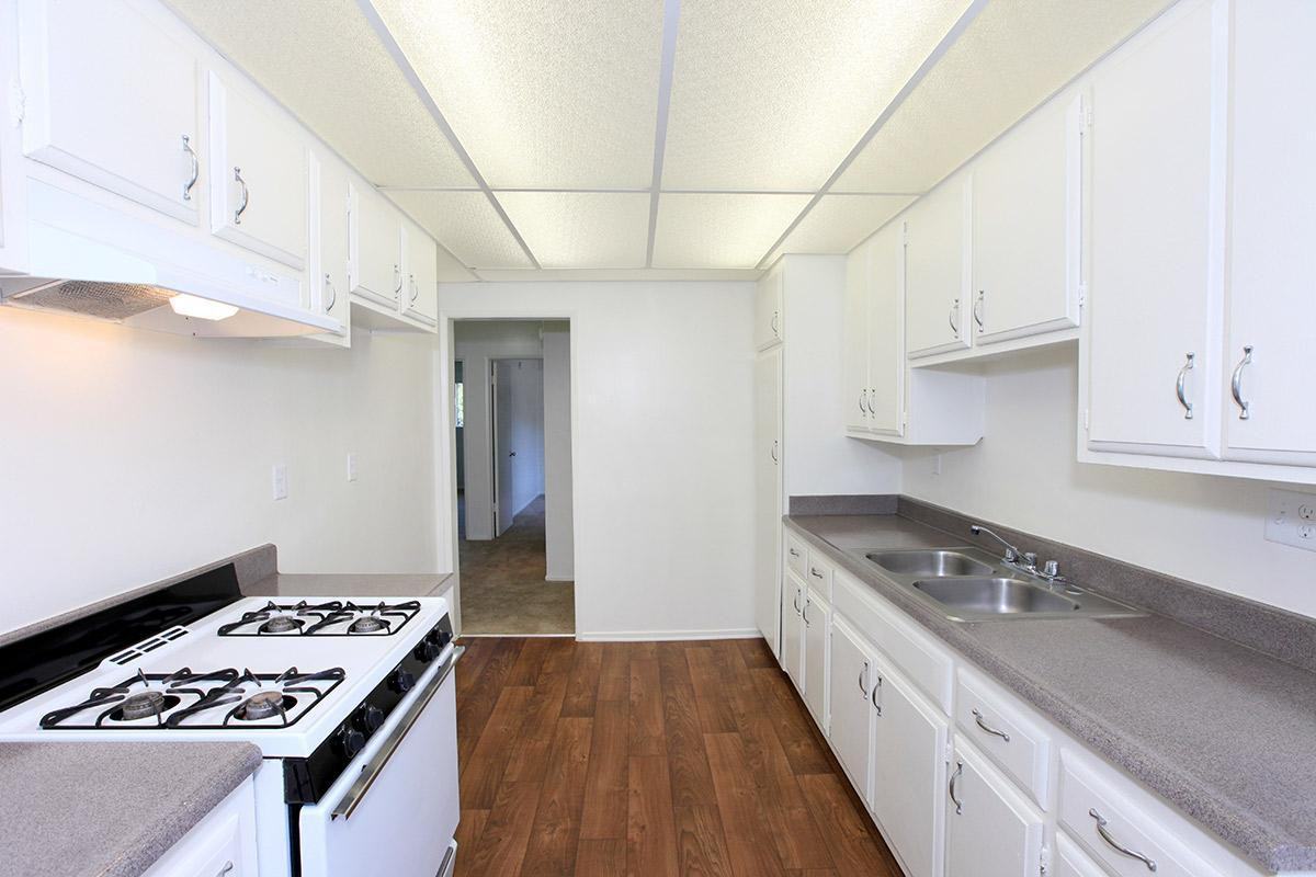 200 N Gilbert St - Photo 4 of 8