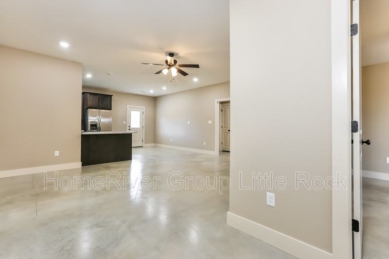 31 Green Timber Way - Photo 3 of 16