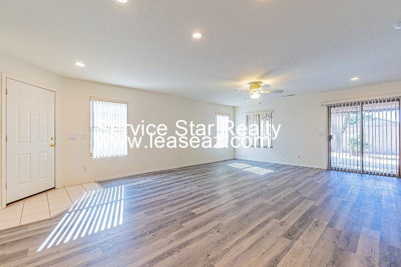 16456 N 137th Dr - Photo 5 of 44