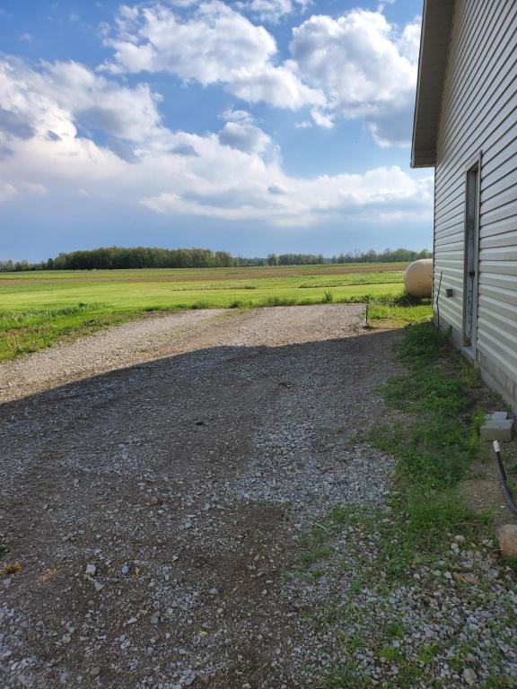 19221 Scipio Rd - Photo 4 of 28