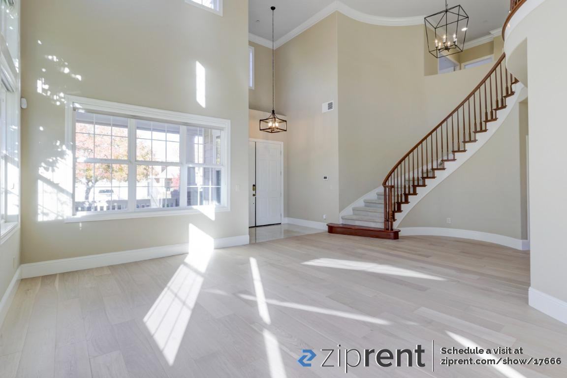 8 Copper Hill Way - Photo 2 of 22