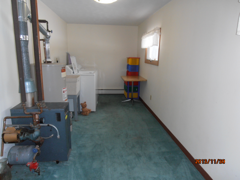 2305 Lockport Rd - Photo 2 of 11