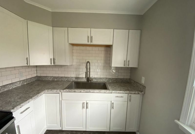 121 E 35th St - Photo 3 of 9