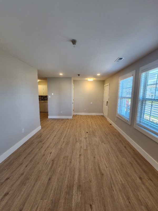 19 N American Dr #19 - Photo 3 of 26