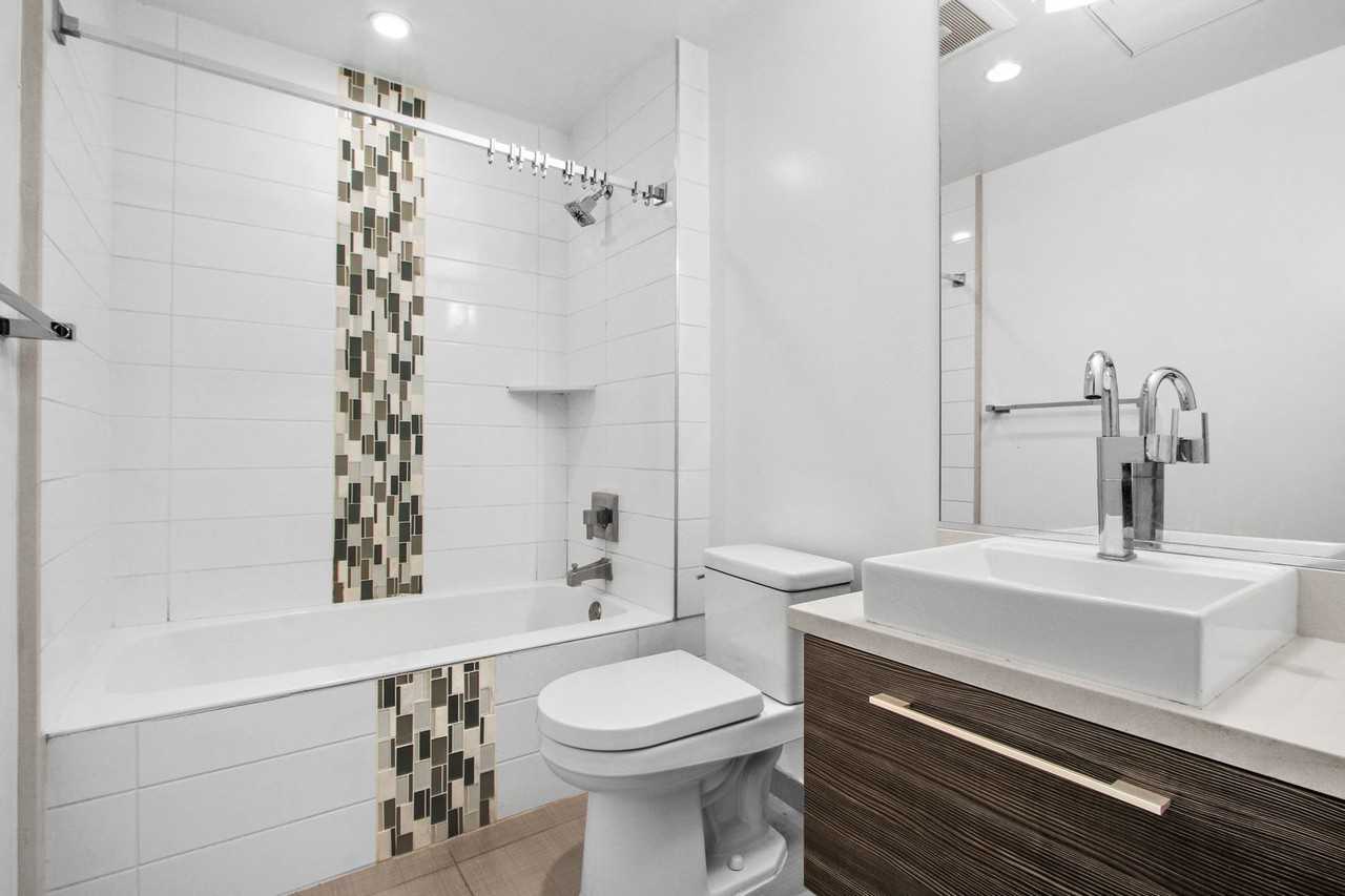 The Carlton At Hollywood - Photo 7 of 72