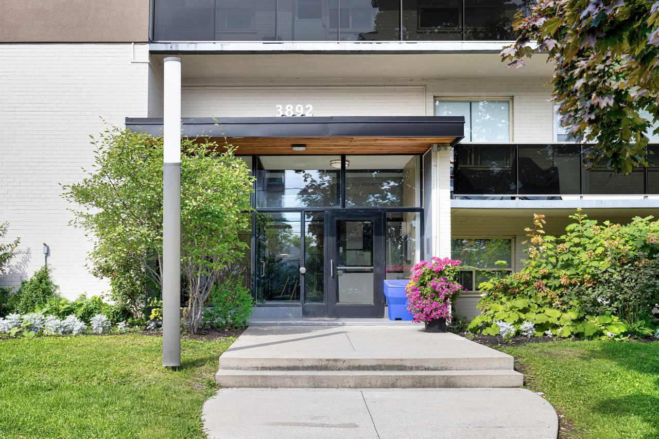 3892 Bathurst Street Apartments 3892 Bathurst St, Toronto, ON M3H 3N5