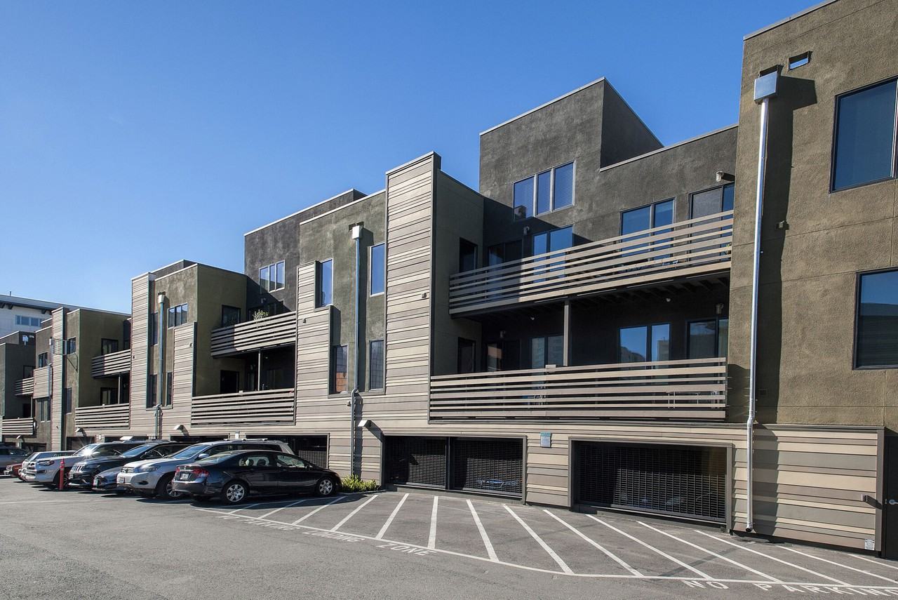 Mason at Hive - Photo 3 of 40