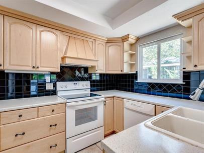 907 East Live Oak Street-B - Photo 3 of 47