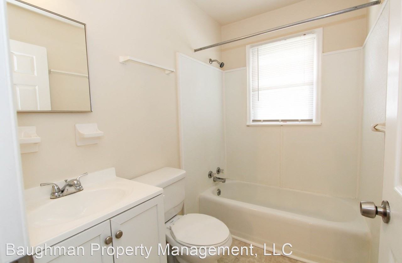 1353/1349 Royalty Court - Photo 3 of 6