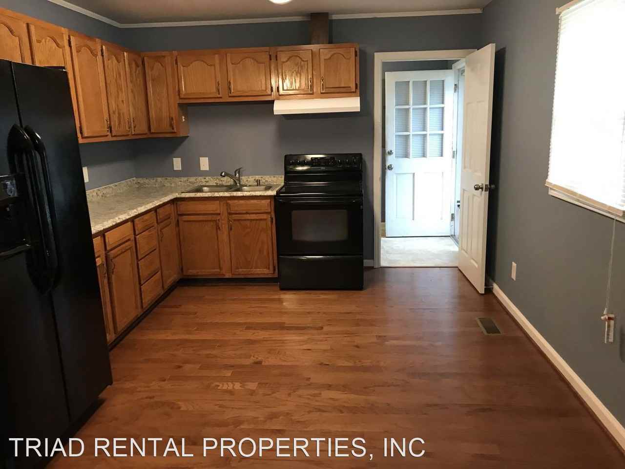 1211 Sloan St - Photo 2 of 6