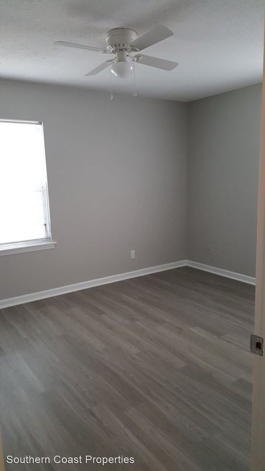 West Pine Street - Photo 3 of 4