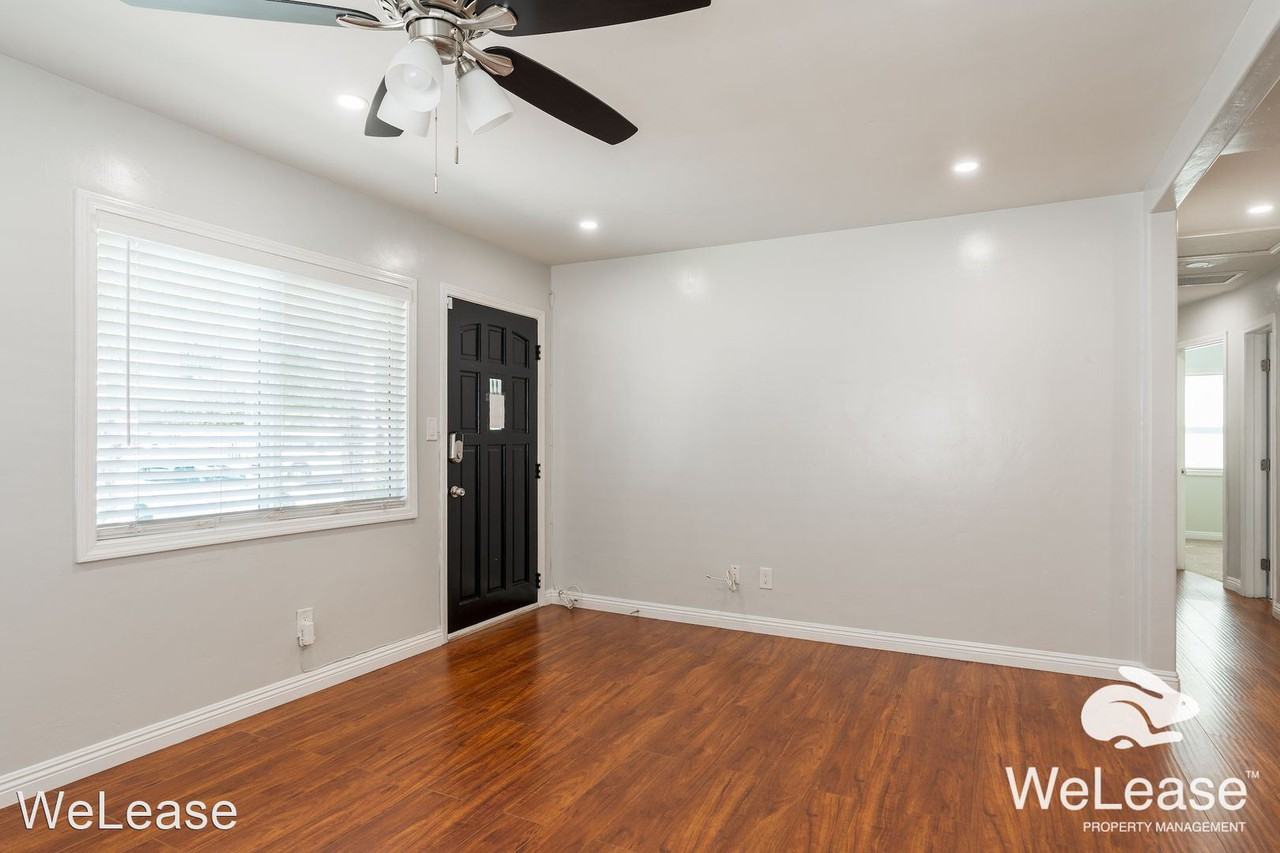 938 Elwood St - Photo 3 of 18