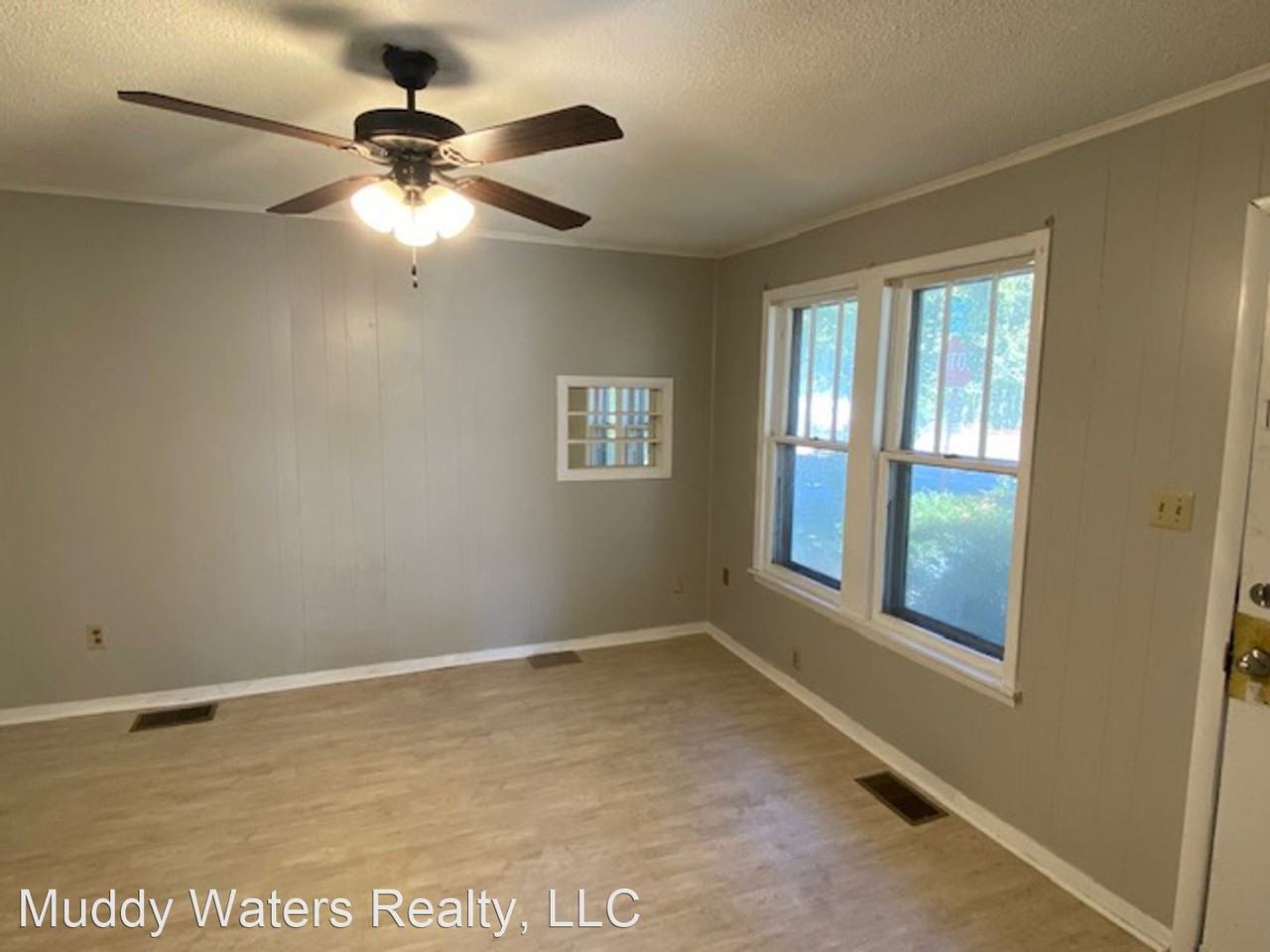 3289 South Green St - Photo 2 of 9