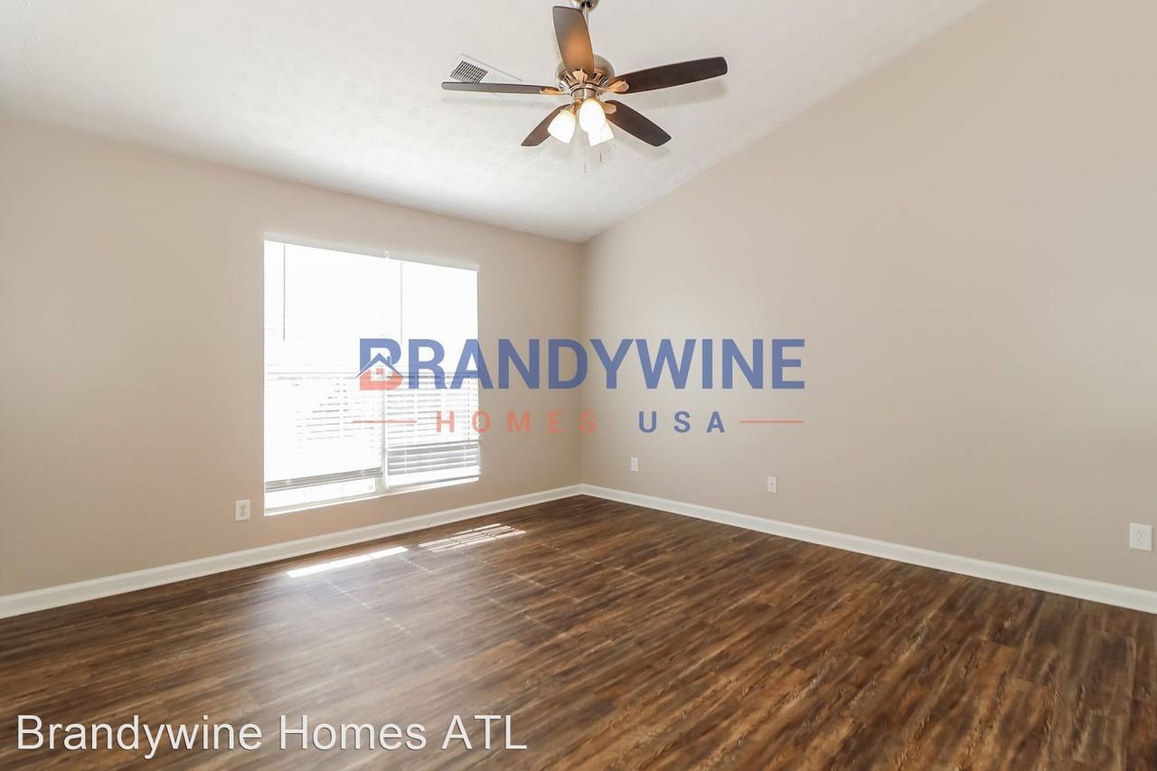 780 Ashley Ln - Photo 3 of 17