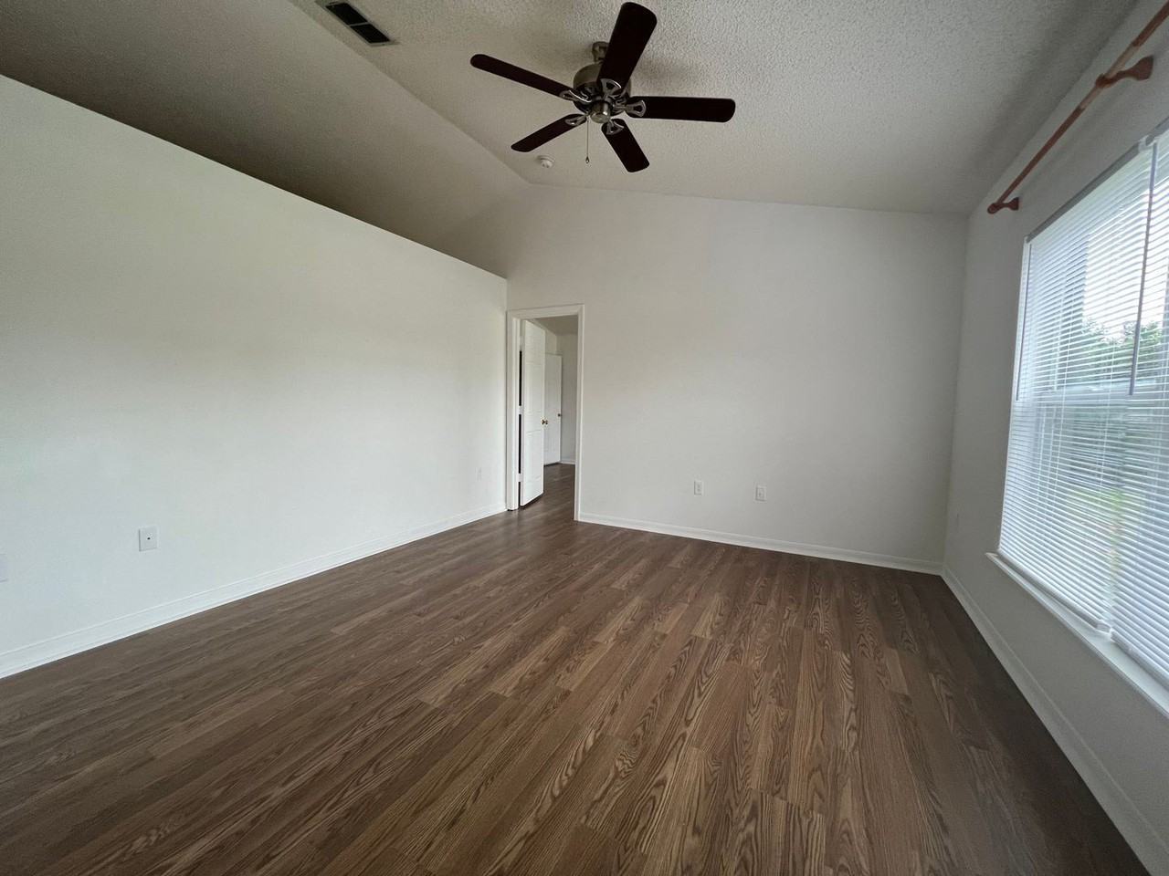 910 Wilmington Dr - Photo 3 of 23