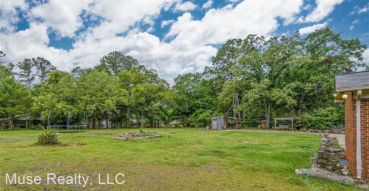 1401 University Dr - Photo 2 of 18