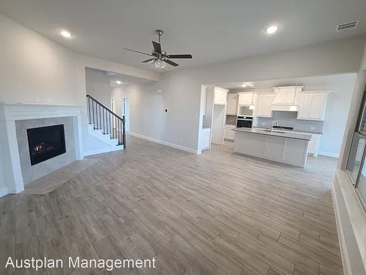 523 Big Bend Dr - Photo 2 of 9