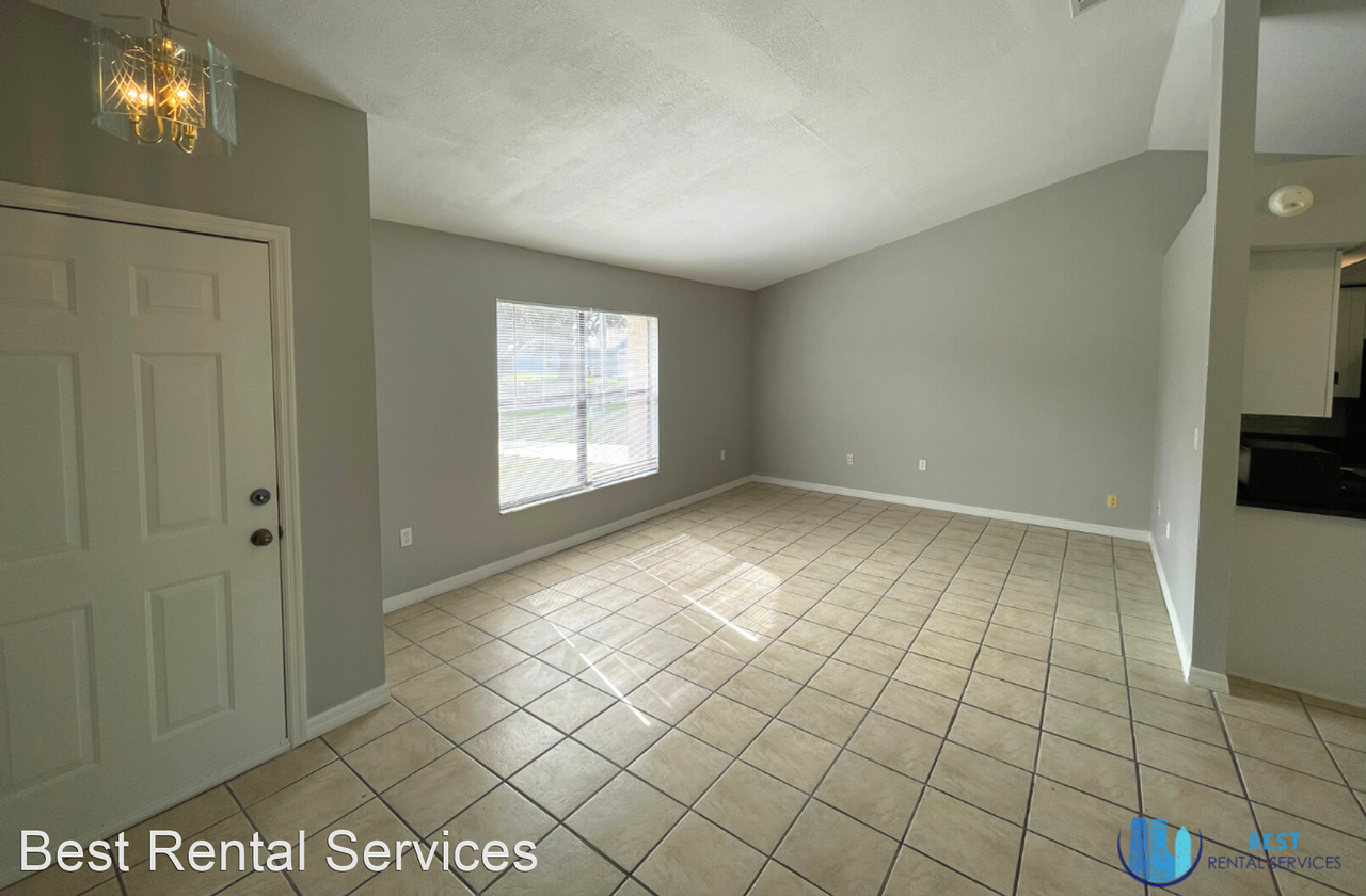 305 Mormanno Way - Photo 2 of 16