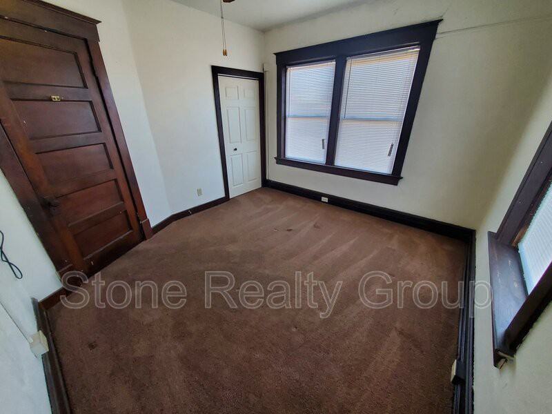 19 N 12th St #4 - Photo 2 of 8