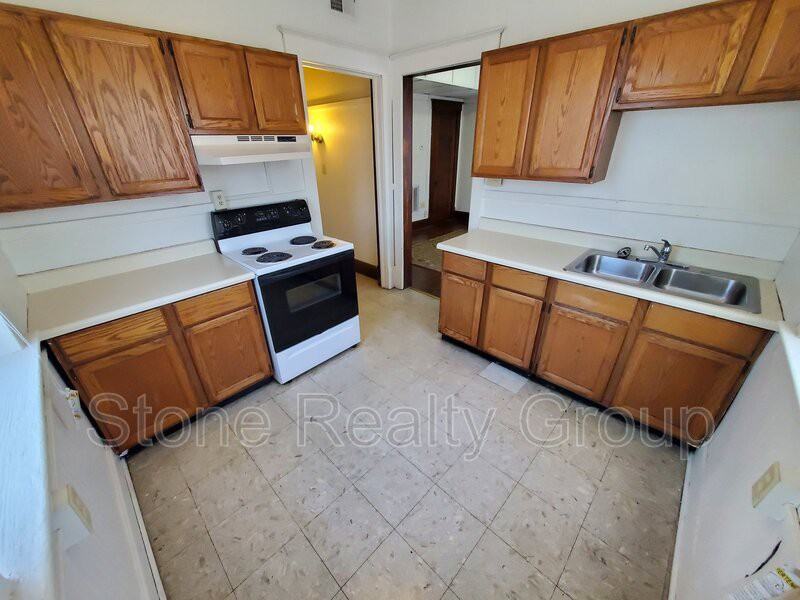 19 N 12th St #4 - Photo 7 of 8