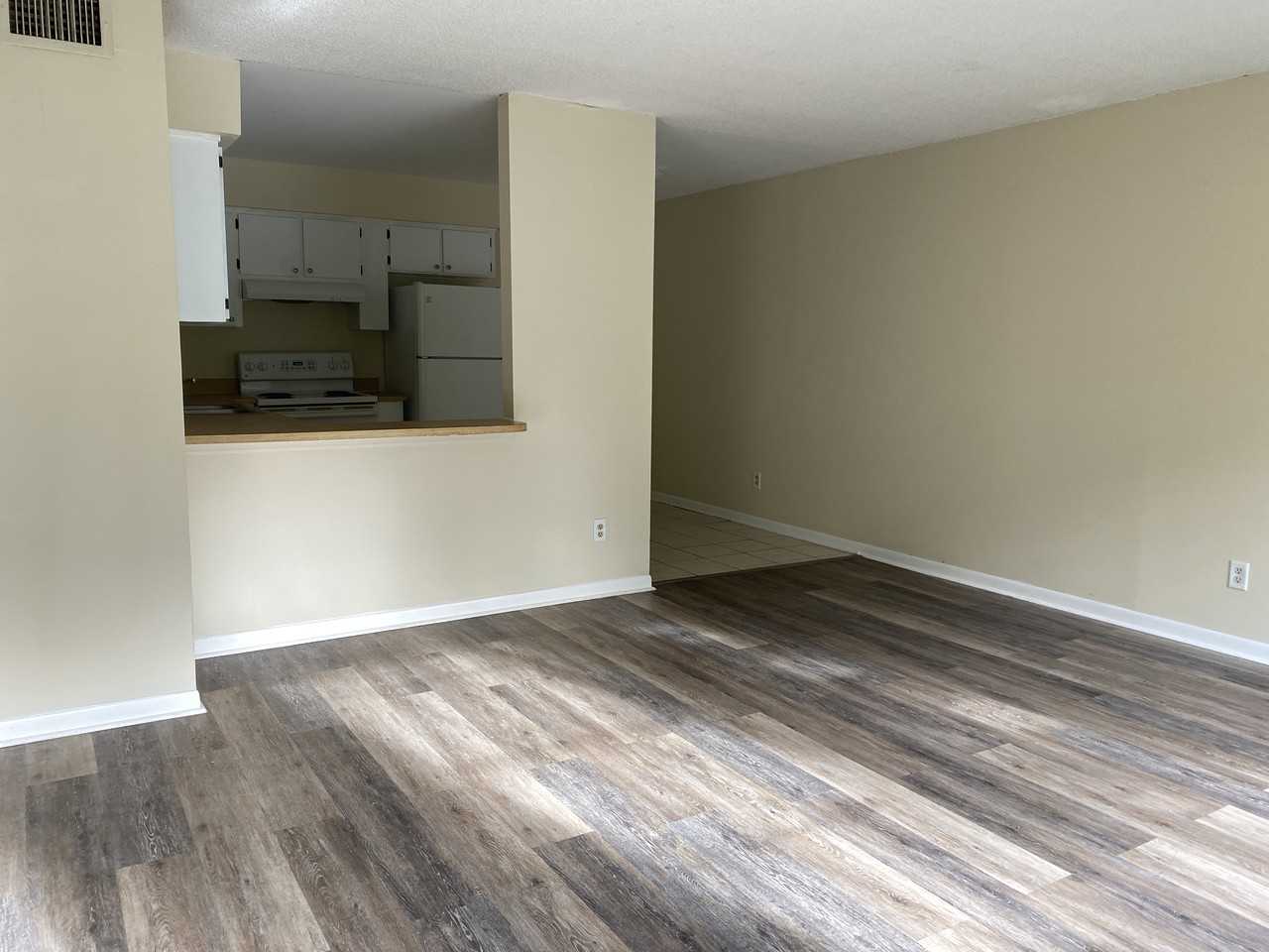 173 Hickory St - Photo 3 of 9