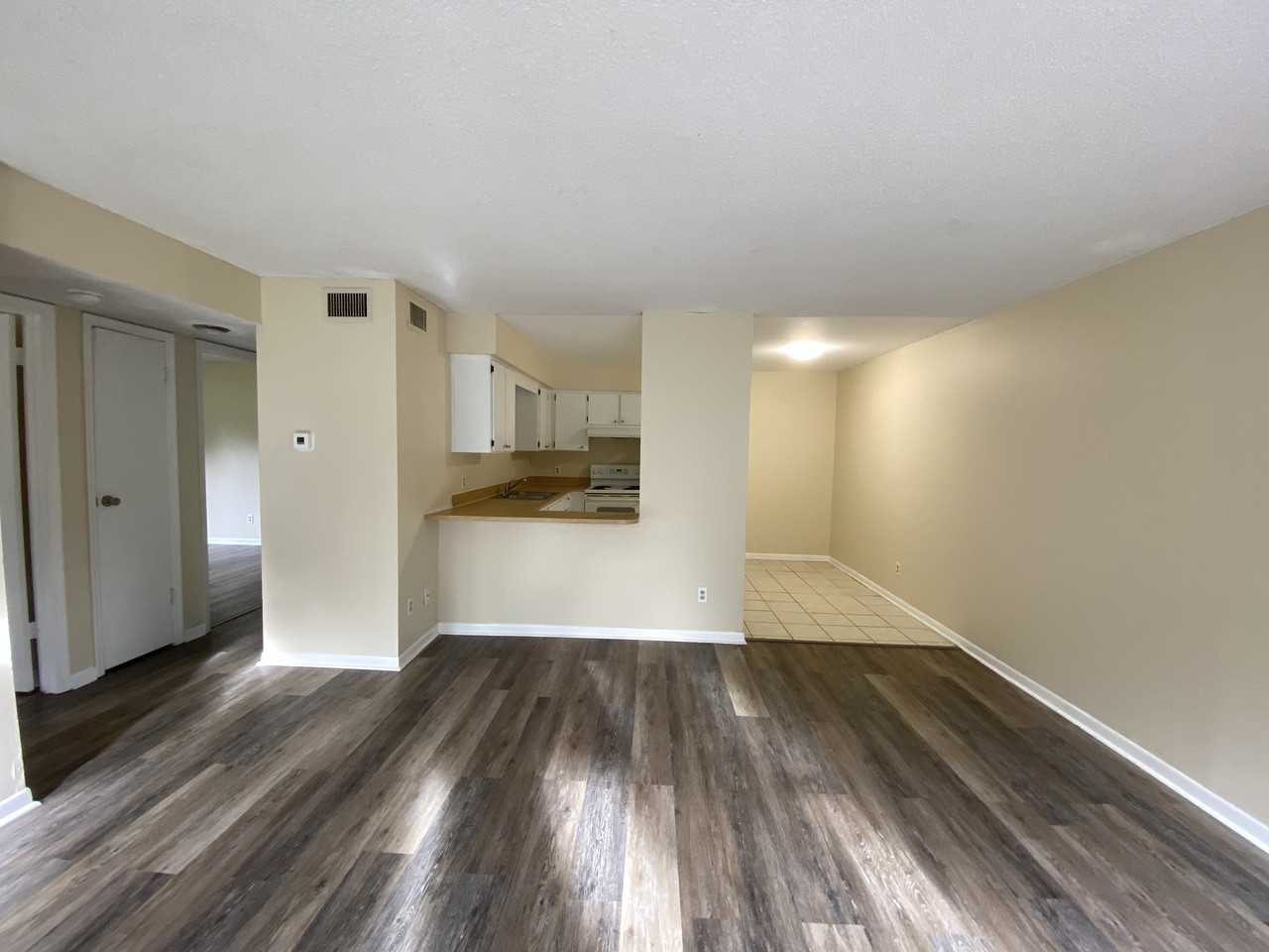 173 Hickory St - Photo 4 of 9