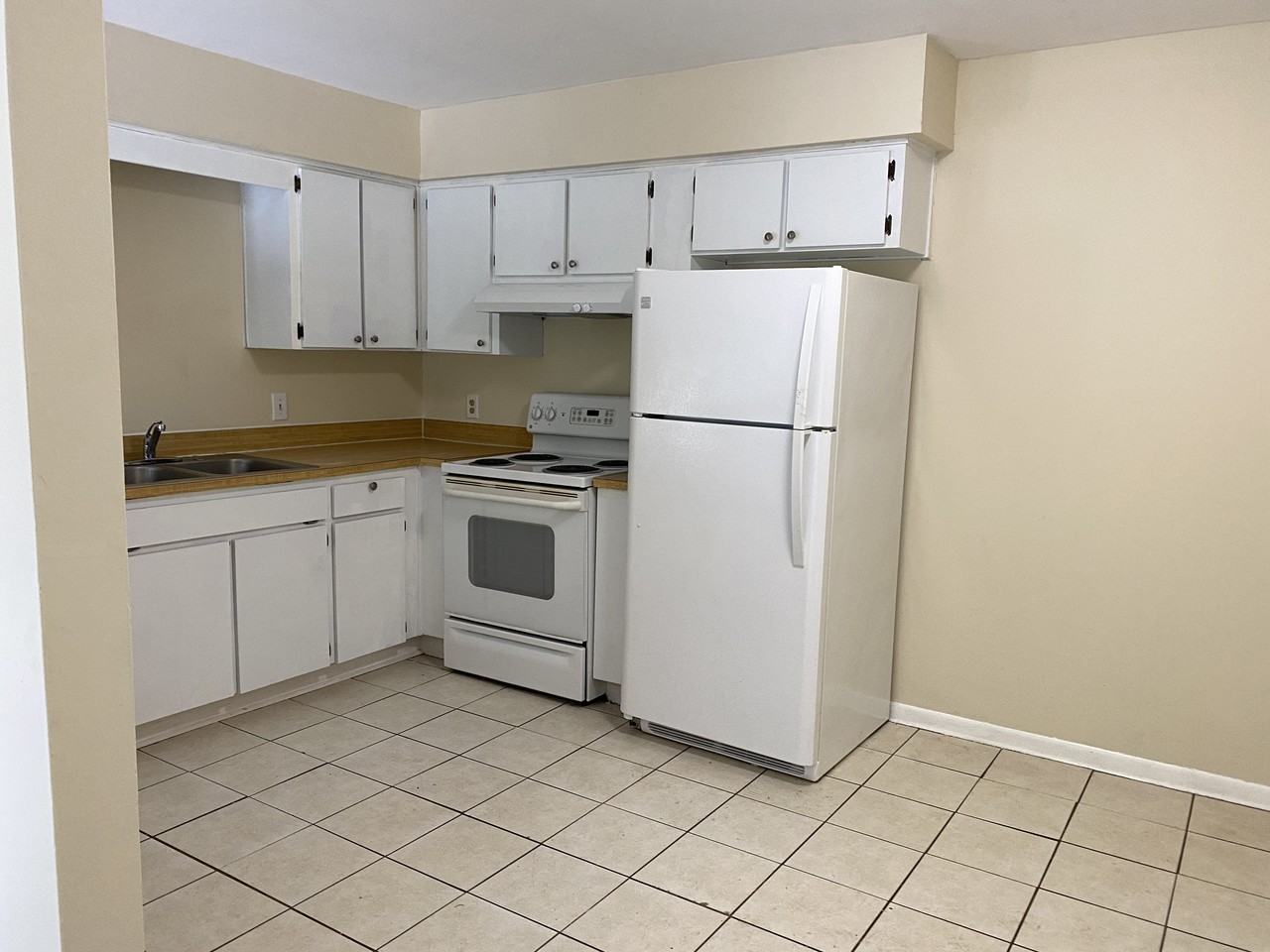 173 Hickory St - Photo 5 of 9