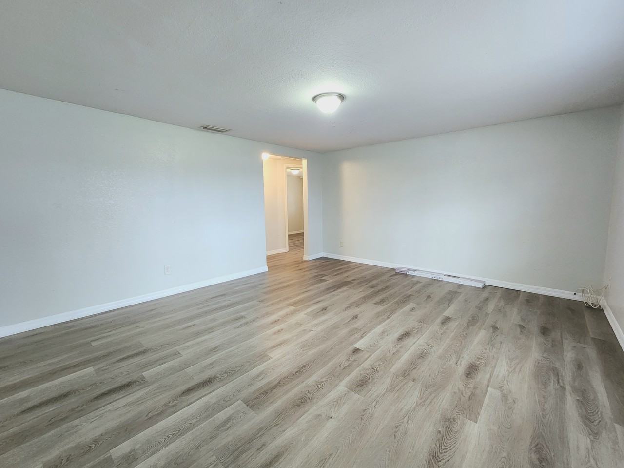 625 Pearl St - Photo 2 of 10