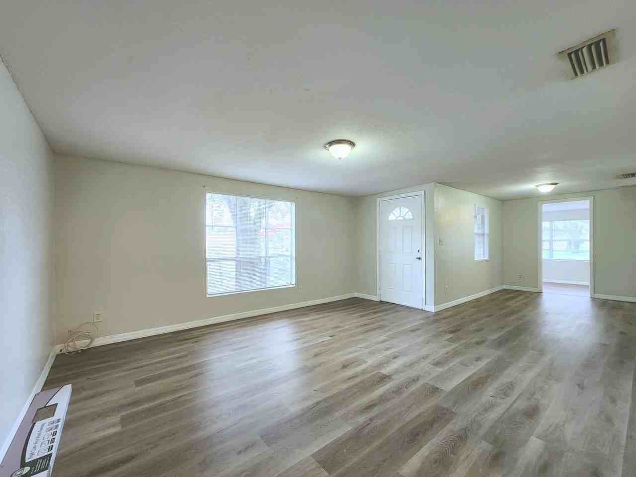 625 Pearl St - Photo 3 of 10