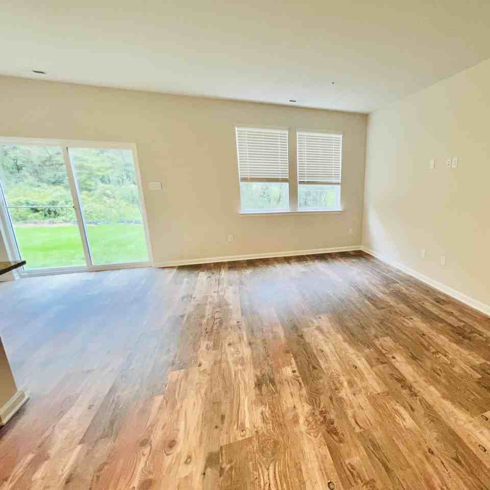 330 Locust Run Dr - Photo 3 of 9