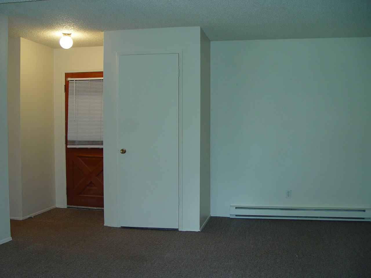 140 Holt Dr - Photo 4 of 7