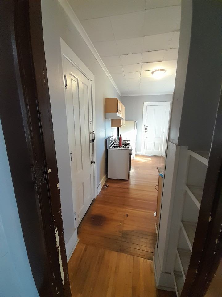 1025 College Ave #1 - Photo 3 of 13