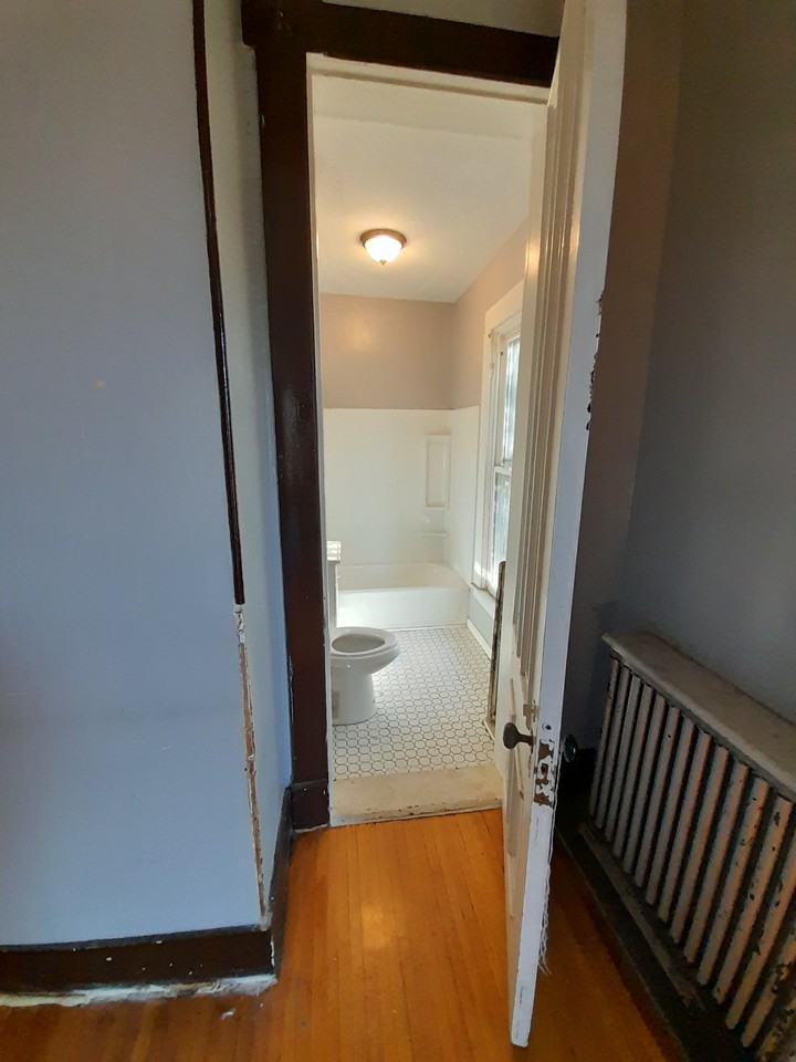 1025 College Ave #1 - Photo 6 of 13