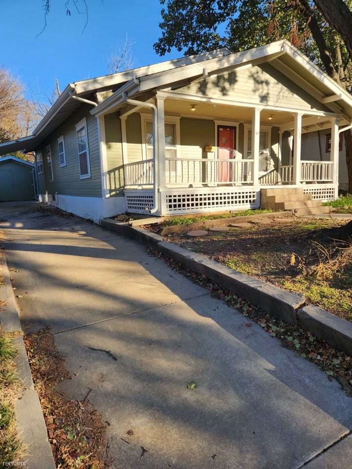 338 N Vassar St - Photo 2 of 20