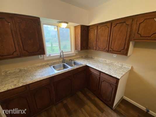 1607 W North St - Photo 2 of 7