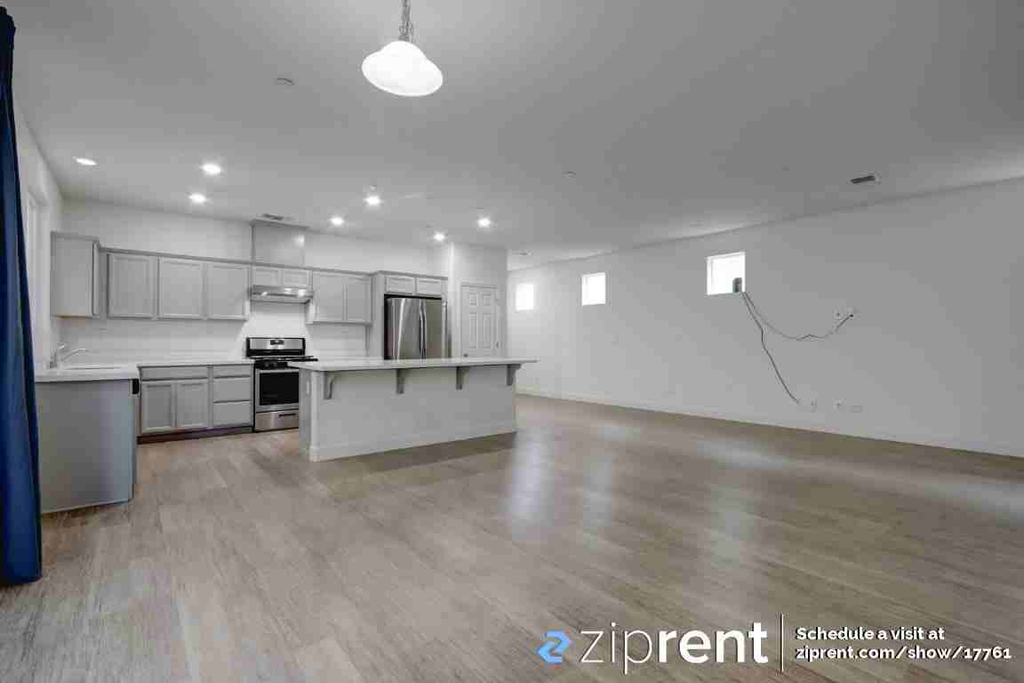 3174 Mabry Dr - Photo 2 of 19