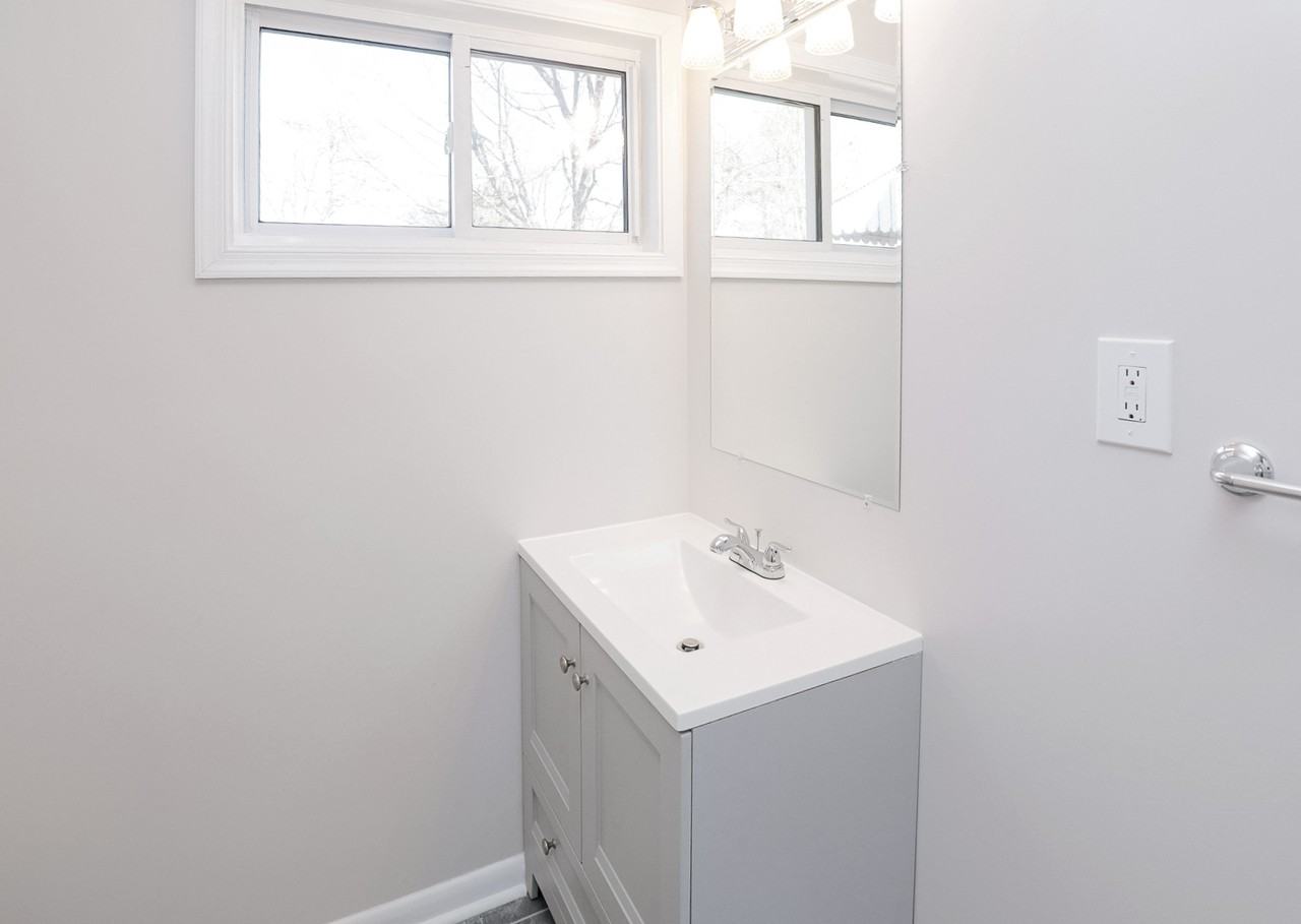 Van Dorn St - Photo 6 of 20