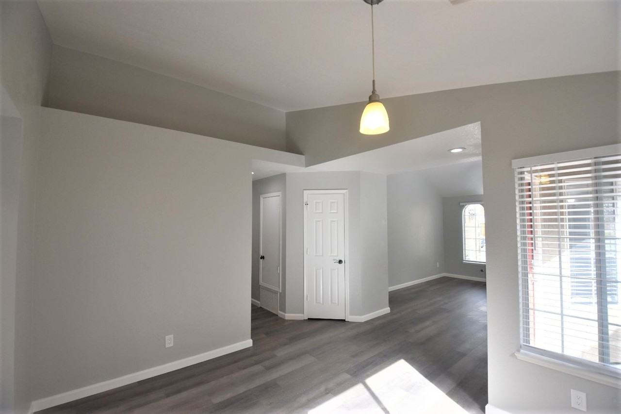 4408 Elk Dr - Photo 2 of 18